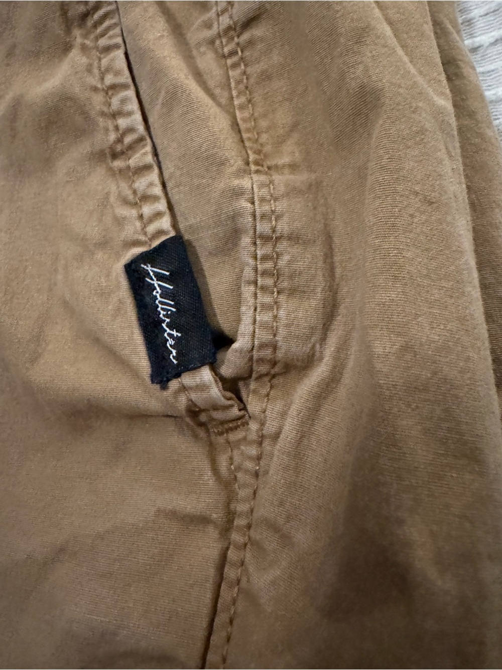 Hollister Tan Drawstring Waist Men's Shorts - Picture 2 of 4
